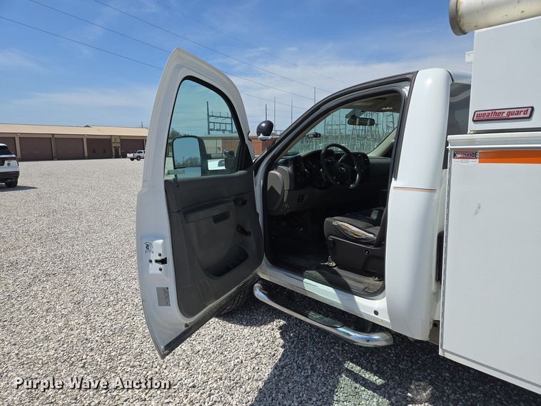 image for item EJ7431 2011 Chevrolet Silverado 2500HD utility bed pickup truck