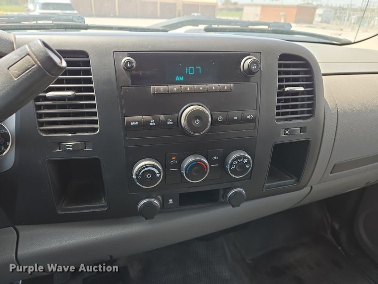 image for item EJ7431 2011 Chevrolet Silverado 2500HD utility bed pickup truck