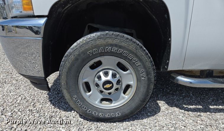 image for item EJ7431 2011 Chevrolet Silverado 2500HD utility bed pickup truck