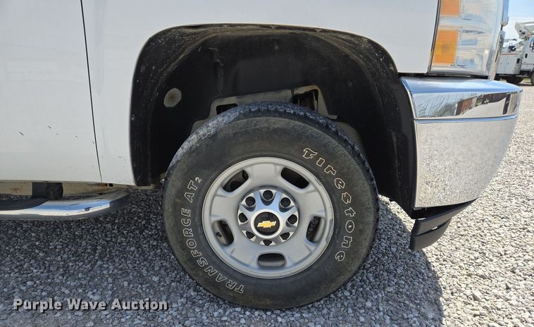 image for item EJ7431 2011 Chevrolet Silverado 2500HD utility bed pickup truck