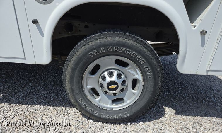 image for item EJ7431 2011 Chevrolet Silverado 2500HD utility bed pickup truck