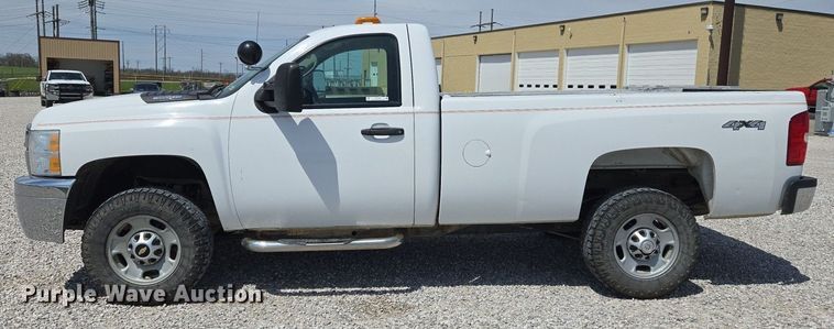 image for item EJ7432 2011 Chevrolet Silverado 2500HD pickup truck
