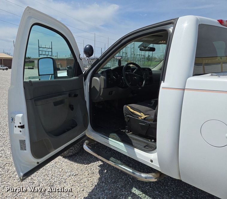 image for item EJ7432 2011 Chevrolet Silverado 2500HD pickup truck