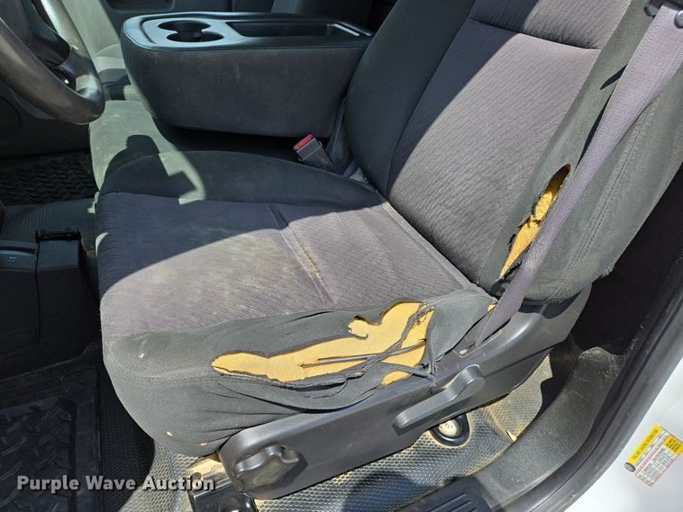 image for item EJ7432 2011 Chevrolet Silverado 2500HD pickup truck