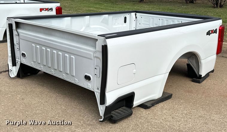image for item EJ8516 2024 Ford F250 pickup truck bed