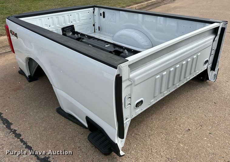 image for item EJ8516 2024 Ford F250 pickup truck bed