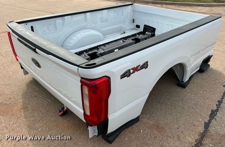 image for item EJ8516 2024 Ford F250 pickup truck bed