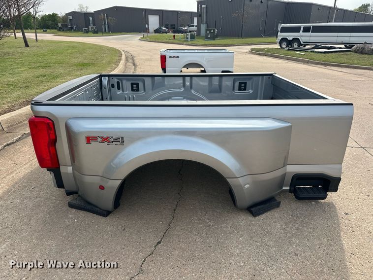 image for item EJ8517 2024 Ford F350 pickup truck bed