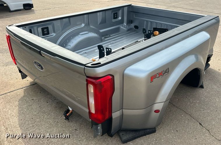 image for item EJ8517 2024 Ford F350 pickup truck bed