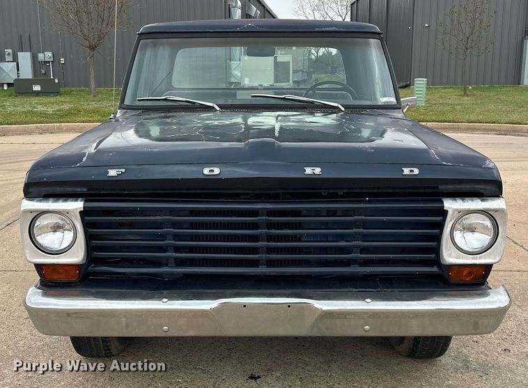 image for item EJ8521 1967 Ford F100 pickup truck