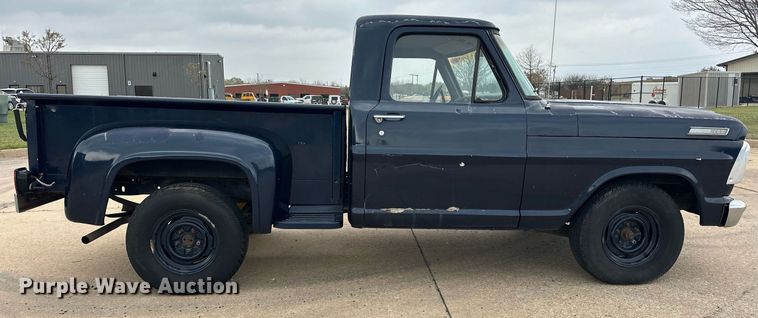 image for item EJ8521 1967 Ford F100 pickup truck