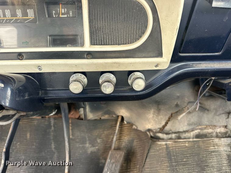 image for item EJ8521 1967 Ford F100 pickup truck