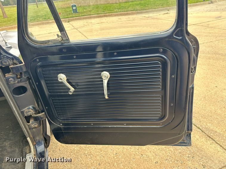 image for item EJ8521 1967 Ford F100 pickup truck