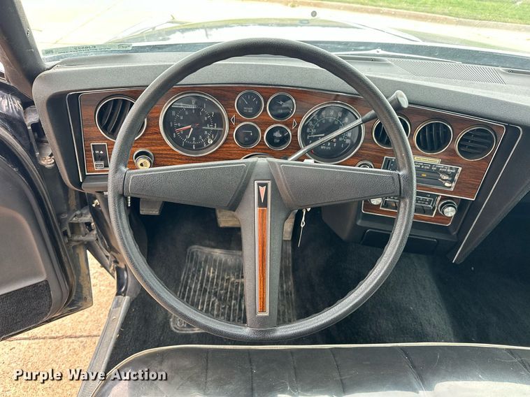 image for item EJ8522 1976 Pontiac Grand Prix 
