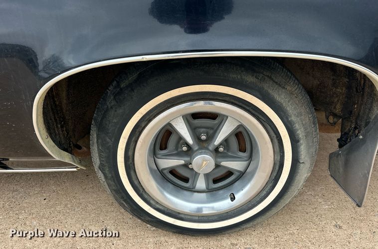 image for item EJ8522 1976 Pontiac Grand Prix 