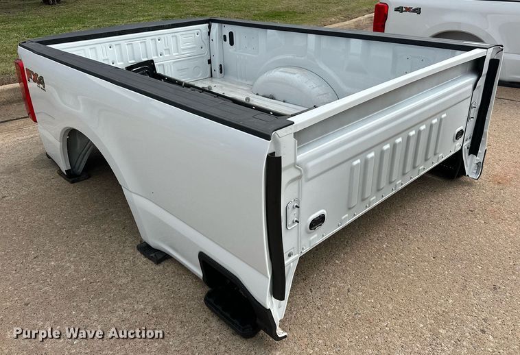 image for item EJ8524 2024 Ford F250 pickup truck bed
