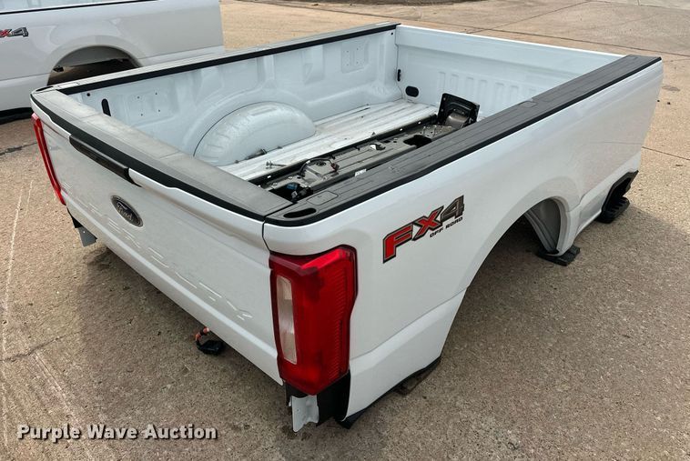 image for item EJ8524 2024 Ford F250 pickup truck bed