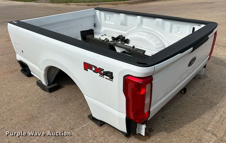 image for item EJ8524 2024 Ford F250 pickup truck bed
