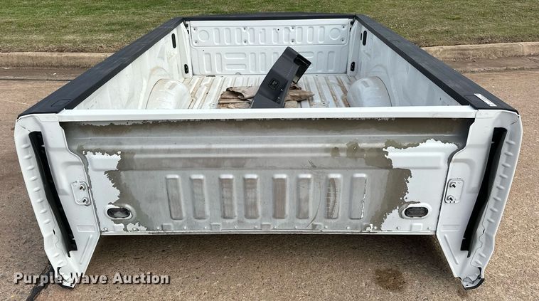 image for item EJ8525 2017 Ford F250 pickup truck bed