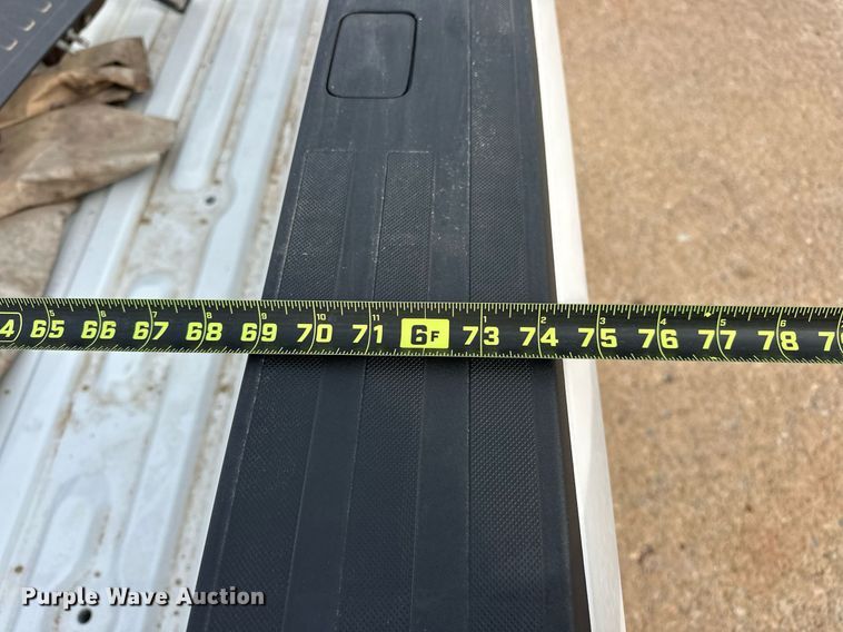 image for item EJ8525 2017 Ford F250 pickup truck bed