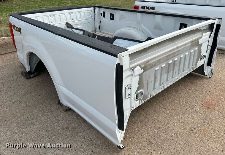 image for item EJ8526 2017 Ford F250 pickup truck bed