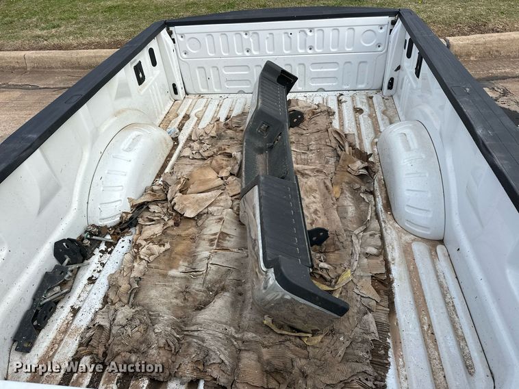 image for item EJ8526 2017 Ford F250 pickup truck bed
