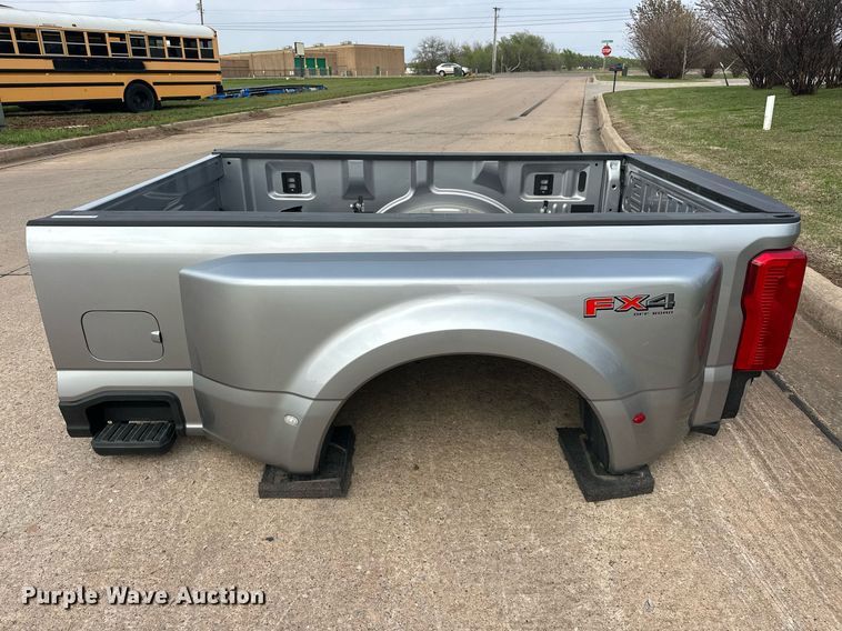 image for item EJ8527 2024 Ford F350 pickup truck bed