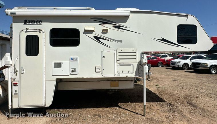 image for item EJ8593 2007 Lance 1191 truck camper