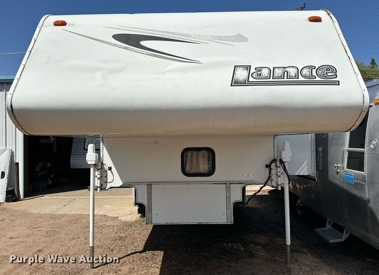 image for item EJ8593 2007 Lance 1191 truck camper