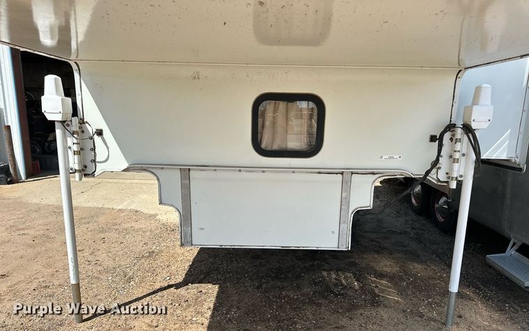 image for item EJ8593 2007 Lance 1191 truck camper