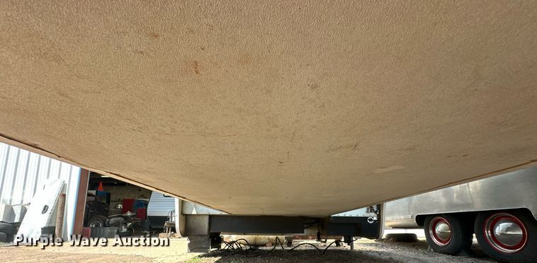 image for item EJ8593 2007 Lance 1191 truck camper