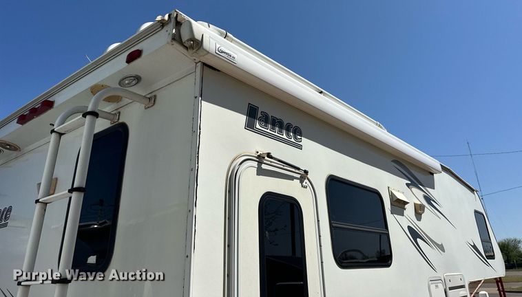 image for item EJ8593 2007 Lance 1191 truck camper