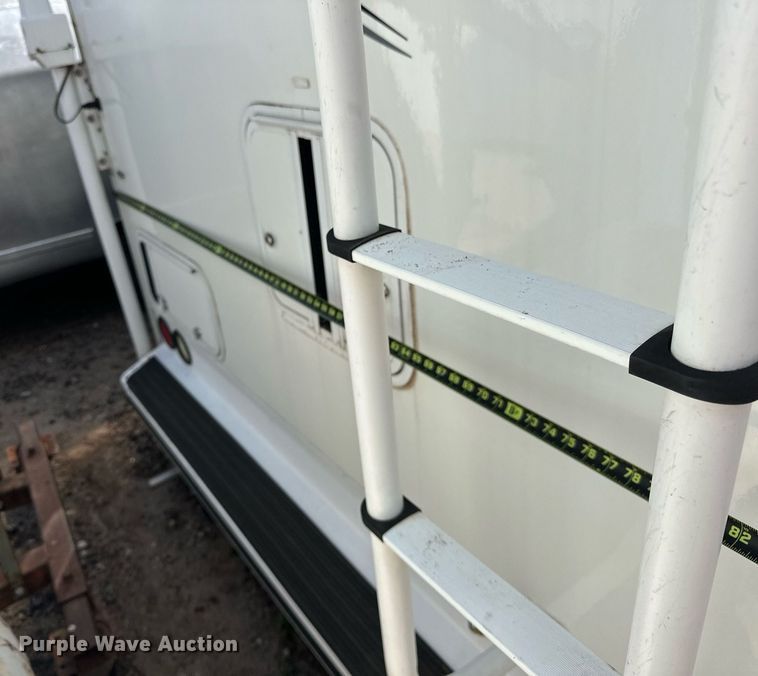 image for item EJ8593 2007 Lance 1191 truck camper