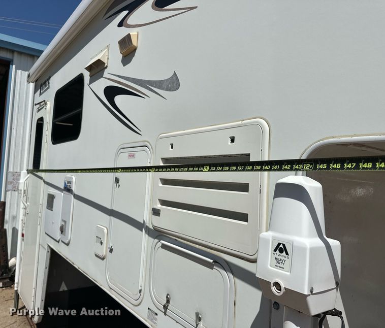 image for item EJ8593 2007 Lance 1191 truck camper