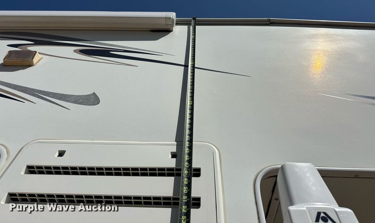 image for item EJ8593 2007 Lance 1191 truck camper