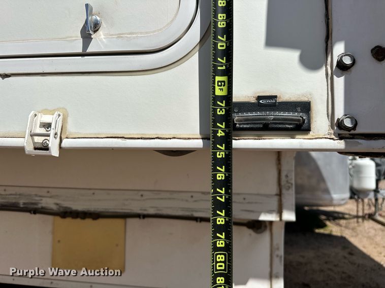 image for item EJ8593 2007 Lance 1191 truck camper