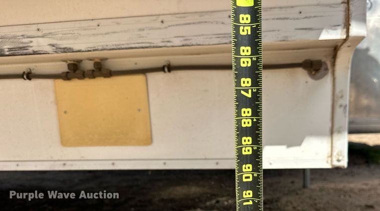 image for item EJ8593 2007 Lance 1191 truck camper