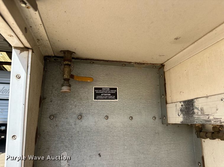 image for item EJ8593 2007 Lance 1191 truck camper