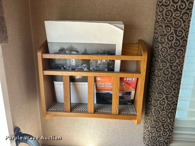 image for item EJ8593 2007 Lance 1191 truck camper