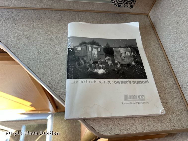 image for item EJ8593 2007 Lance 1191 truck camper