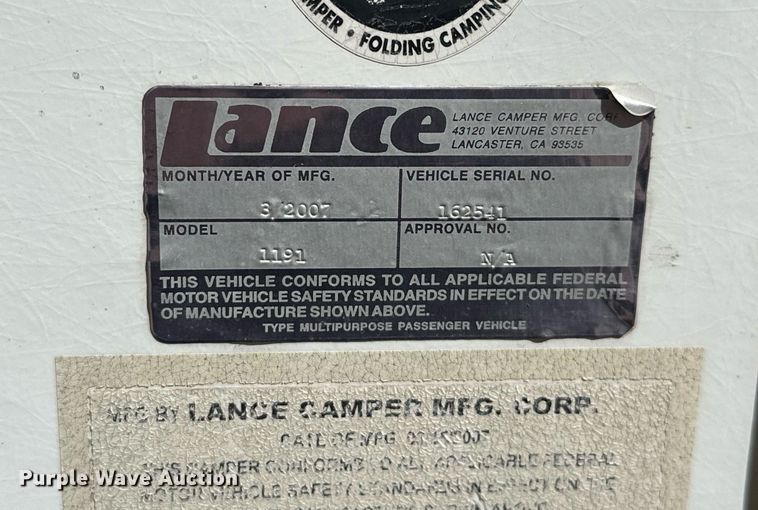 image for item EJ8593 2007 Lance 1191 truck camper