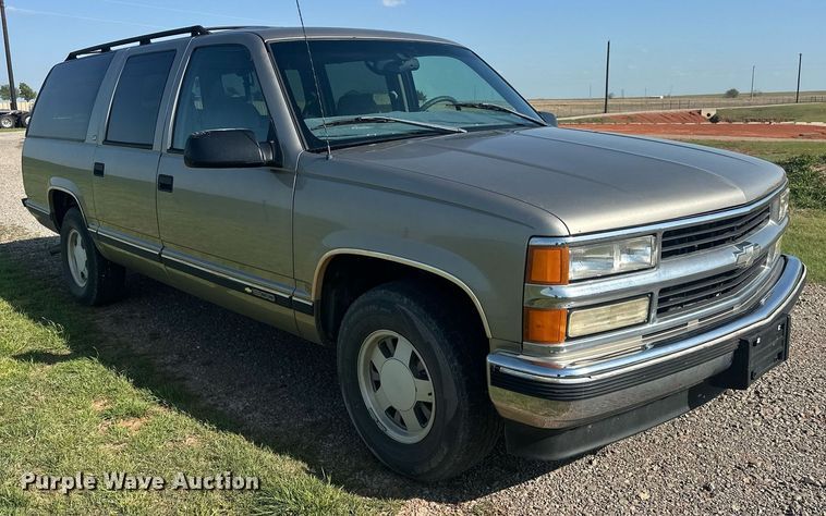 image for item EJ8658 1998 Chevrolet Suburban 1500 SUV