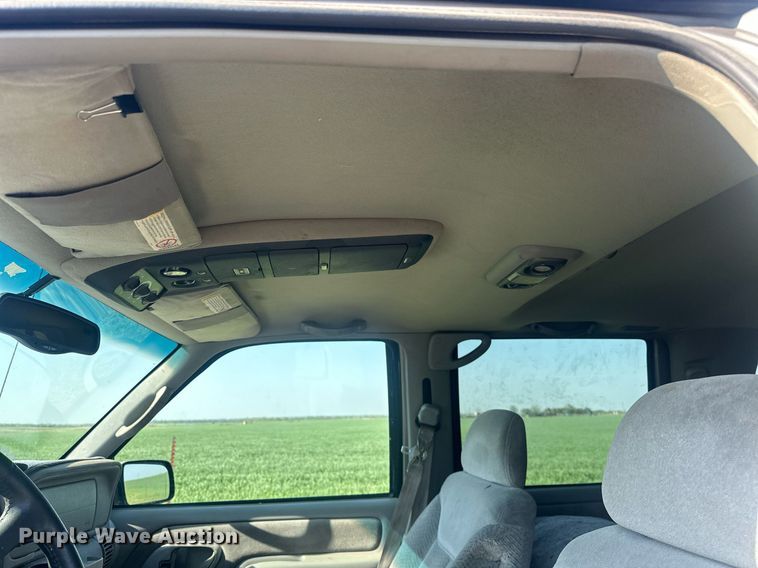 image for item EJ8658 1998 Chevrolet Suburban 1500 SUV