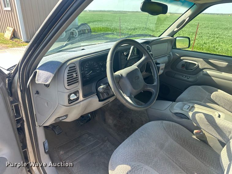 image for item EJ8658 1998 Chevrolet Suburban 1500 SUV