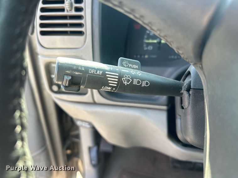 image for item EJ8658 1998 Chevrolet Suburban 1500 SUV