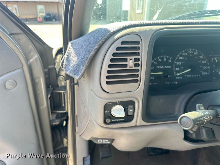 image for item EJ8658 1998 Chevrolet Suburban 1500 SUV