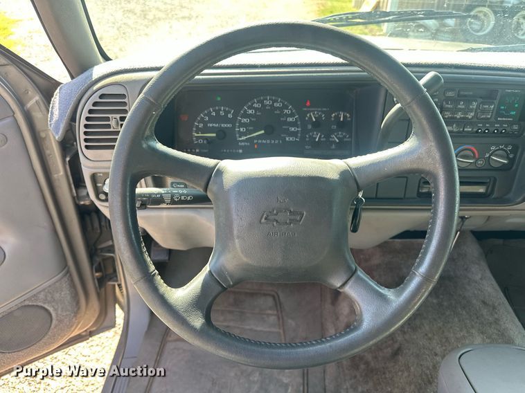 image for item EJ8658 1998 Chevrolet Suburban 1500 SUV