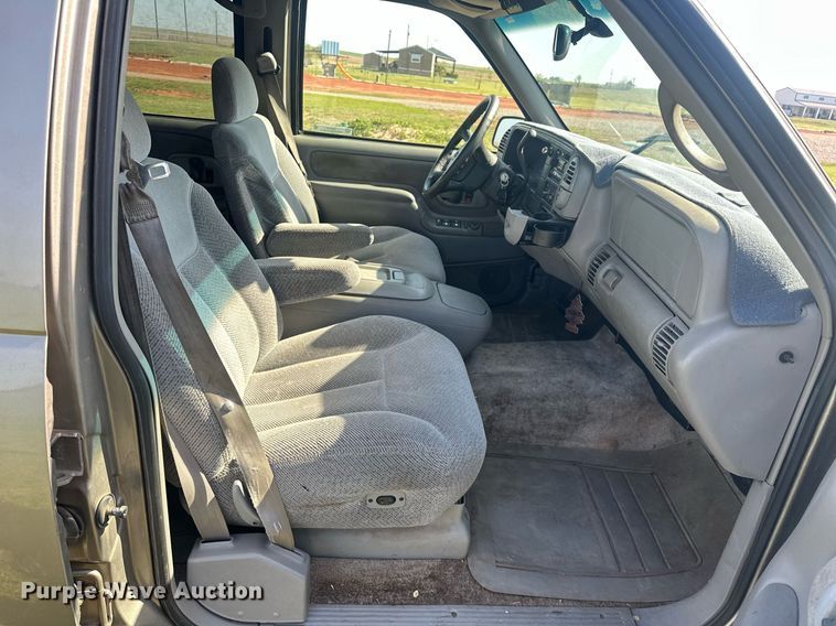 image for item EJ8658 1998 Chevrolet Suburban 1500 SUV