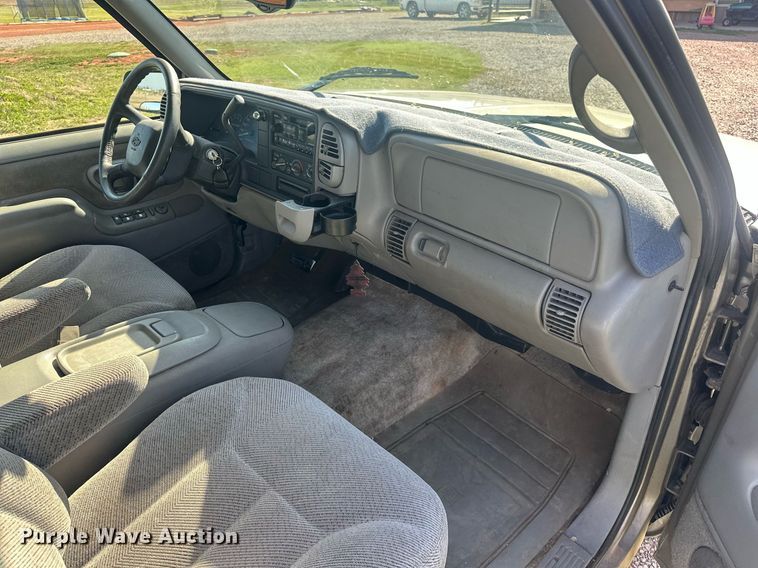 image for item EJ8658 1998 Chevrolet Suburban 1500 SUV