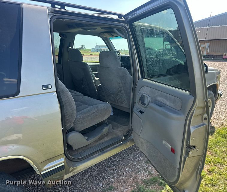 image for item EJ8658 1998 Chevrolet Suburban 1500 SUV